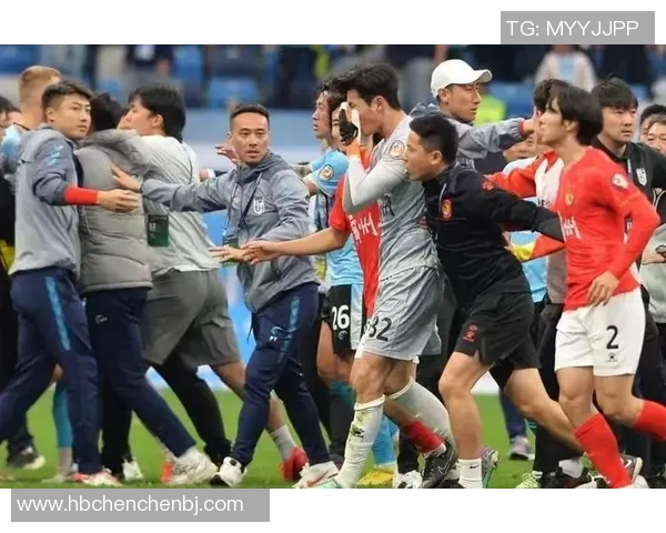 南京足球队实力引发热议球迷对球队表现的不同看法与期待